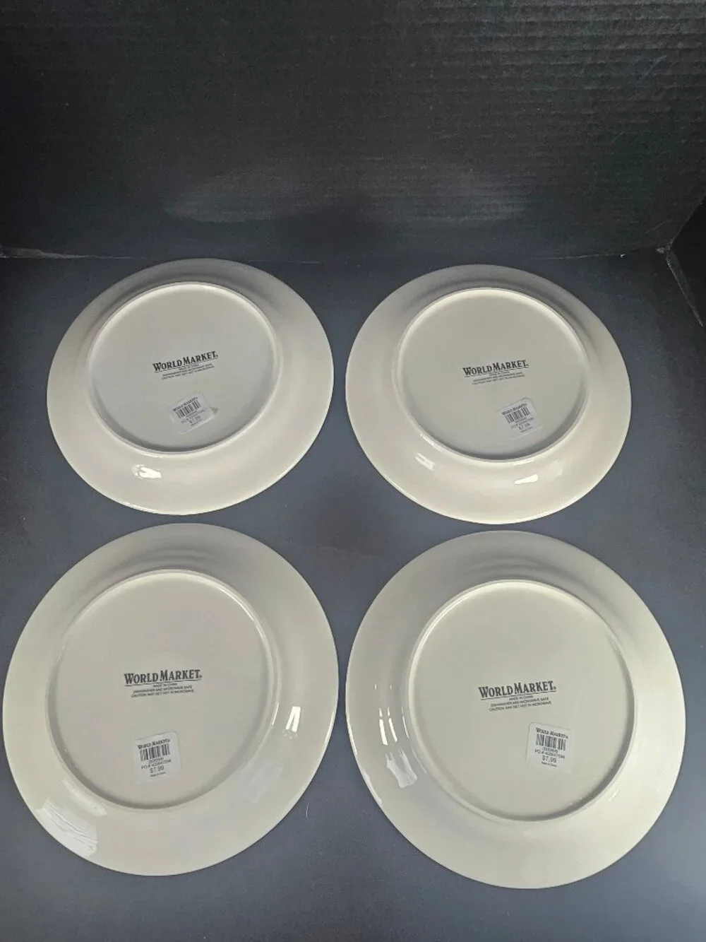 NWT Pier One By World Market 4 Piece Christmas Poinsettia Luncheon Plates